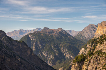 Obraz premium autumnal mountain landscape inside the Stelvio National Park along the Lombard side, Sondrio, Italy