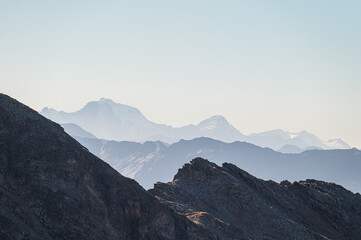 Fototapeta premium autumnal mountain landscape inside the Stelvio National Park along the Lombard side, Sondrio, Italy