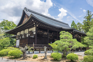 京都 広隆寺 上宮王院太子殿の風景