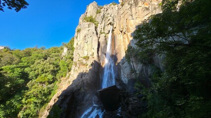 Cascade en Corse : A Piscia di Ghjaddu, forêt de l’Ospédale