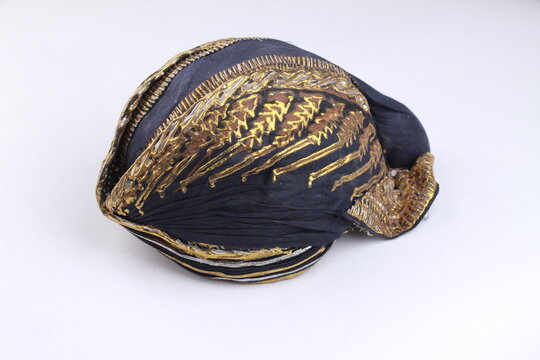The traditional Javanese hat, also known as blangkon, originates from Indonesia.
