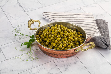 Cannes Fresh green peas in the bowl