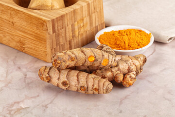 Fresh aroma tumeric roots heap