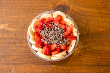 Smoothie bowls with fresh fruit