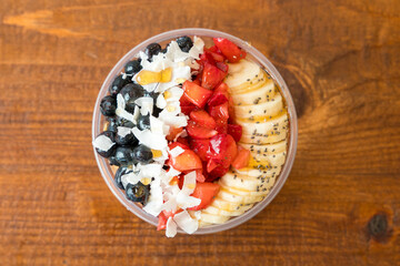 Smoothie bowls with fresh fruit