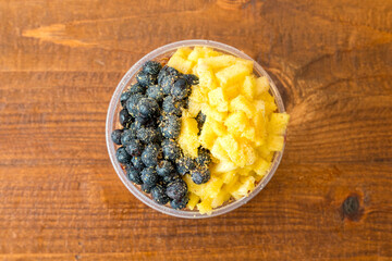 Smoothie bowls with fresh fruit