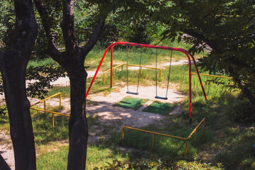 公園のブランコ