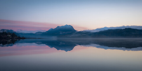 Fototapeta premium sunrise over the lake
