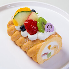 敬老の日を祝うロールケーキ