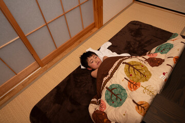着替えを嫌がる子供