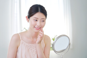 女性　美容　デンタルケア　自宅