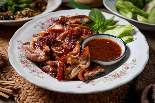 Grilled intestines, Roasted pork Chitterlings, Thai call Sai-On Yang, Thai food
