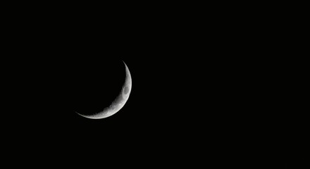 Obraz premium Crescent Moons Silver Whisper in the Velvet Night Sky.
