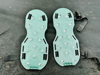 Spiked sandals for lawn aeration and yard work