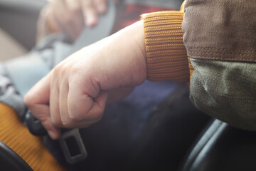 Wearing a seat belt is an important factor in reducing the severity of an accident