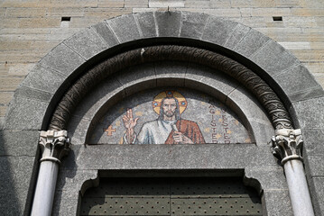 Détail de l'entrée de la basilique San Fedele à Côme