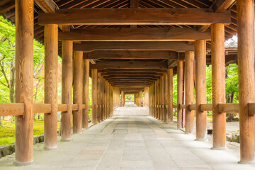 東福寺の奥行きのある廻廊