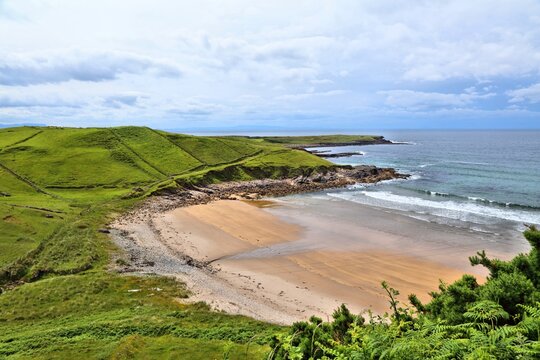 Muckross Bay Beach in County Donegal, Ireland