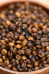 麦茶の原料となる焙煎大麦をアップ