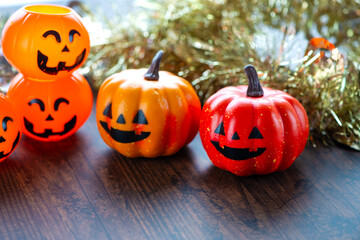 ハロウィンのかぼちゃと落ち葉