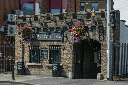 Brazen Head pub in Bridge Street, Dublin. Ireland's oldest pub.