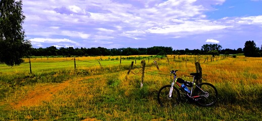 wieliszew zielone łąki rower szary © mobile