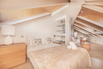 Classic comfort: Bedroom with a double bed, antique furniture, and cotton bedding