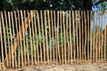 Clôture bois ganivelle noisetier, châtaigner, à planter, à dérouler, bordure pour plantation...