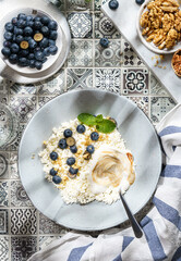 cottage cheese with blueberries and honey