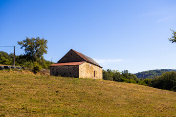 Obraz premium old barn in the mountains