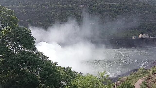 THIS IS A SRISILAM DAM PIC IN ANDHARA PRADESH THIS A ONE BIG REVAR IN THE STATE THIS PALSE WEGIT IN THE TOURISM PLASE