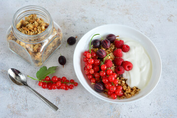 Healthy Breakfast Granola with Yogurt and Fresh Berries