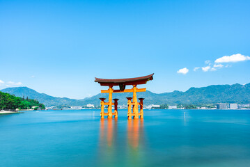 世界遺産・日本三景厳島神社大鳥居　広島県廿日市市宮島