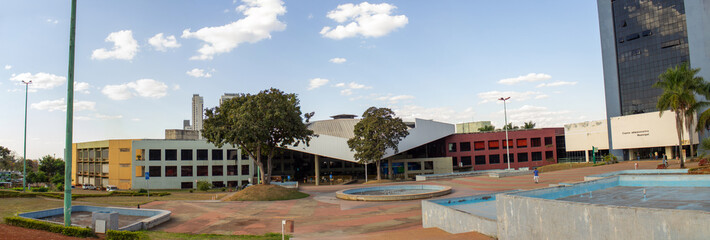 Fotografia panorâmica da prefeitura de Goiânia em Goiás.