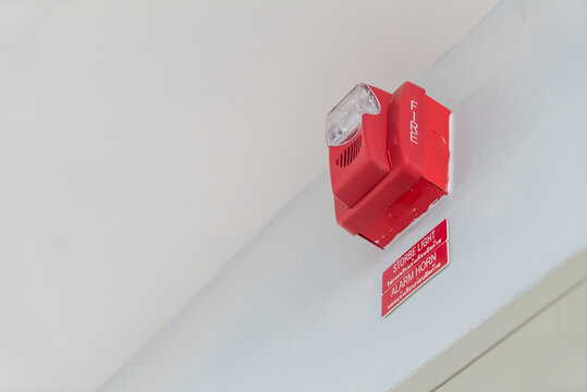 Ceiling Mount Fire Alarm with Flashing Light