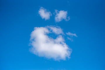 Lustige Smiley Wolkenformation, fly and Smile
