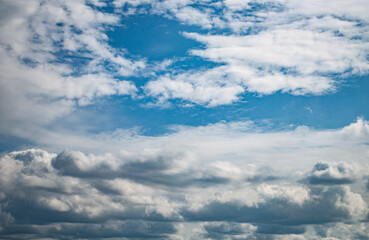 Naklejka premium blue sky with clouds