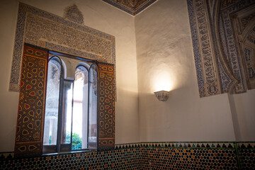 Sevilla, España. 1 de julio de 2025. Las amplias calles arboladas cerca del centro histórico de...