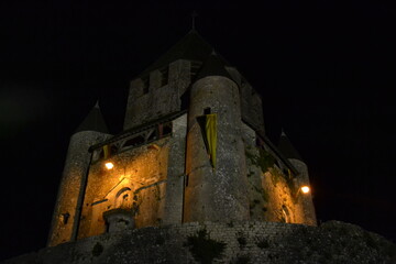 Tour César ou donjon, situé à Provins en Seine-et-Marne, photo de nuit