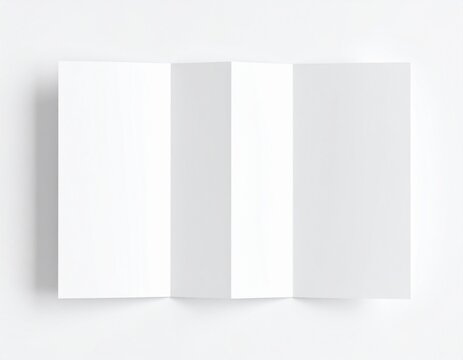 Flat lay de folleto tr&iacute;ptico blanco plegado en forma de Z, sobre fondo blanco neutro