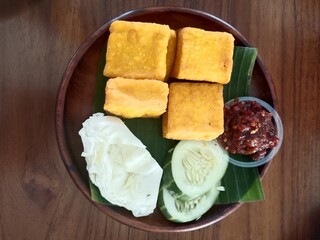 Indonesian food called tahu and chili sauce 