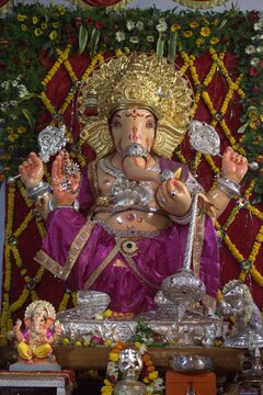 kasba Ganpati from solapur Maharashtra . Ganpati idol from solapur Maharashtra . kasba mandal solapur 