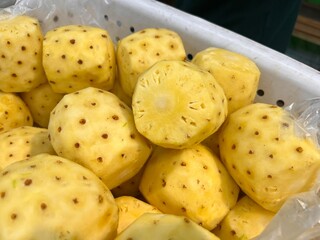 Pineapple pile without skin