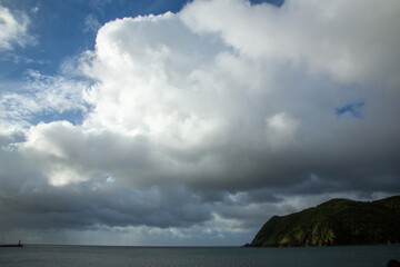 水の島、奄美大島。夏の空。