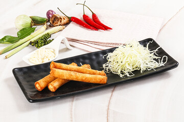 Fried spring roll with prawn