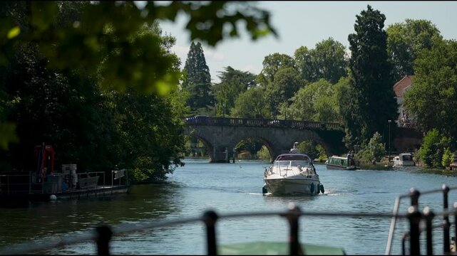 Luxury Boat Cruising on the River Thames near Maidenhead Bridge &ndash; Summer Footage