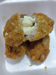 Cheese prawns or cheese prawns. The food menu at the Mie Gacoan restaurant has a crunchy texture and delicious taste.