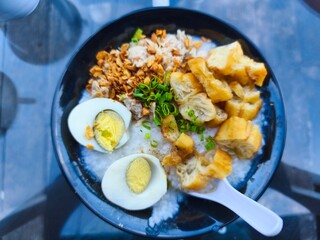fried fish with lemon