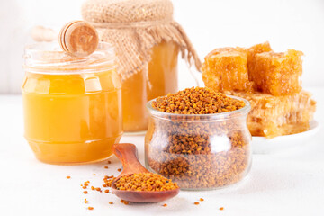 Bee pollen with honey and honeycomb