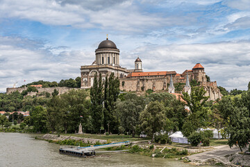 Fototapeta premium view of the Cathedral of Our Lady of the Assumption and Saint Adalbert, Esztergom